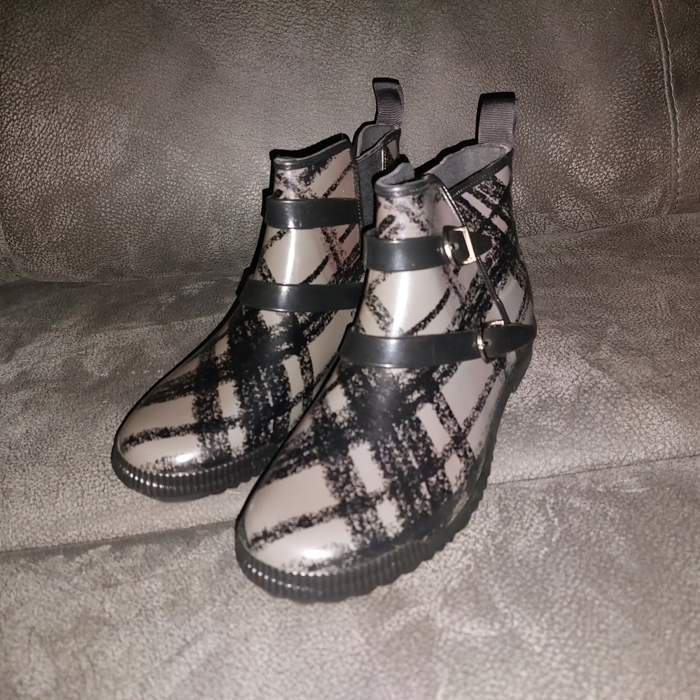 Cougar Gray & Black Patterned Women's Ankle Rain Booties
